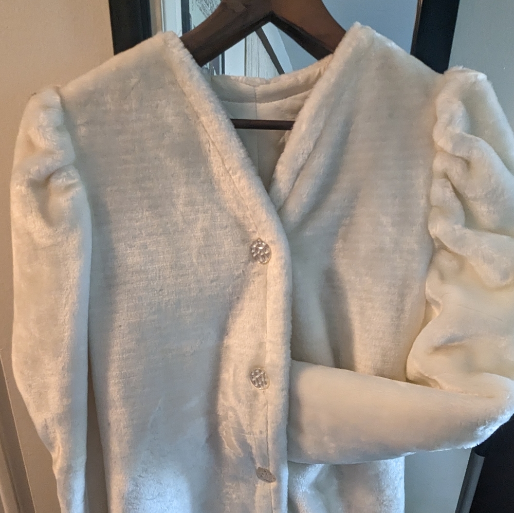 WINTER IS COMING - Ice Queen - Snow White Vintage White Faux Fur Long Coat